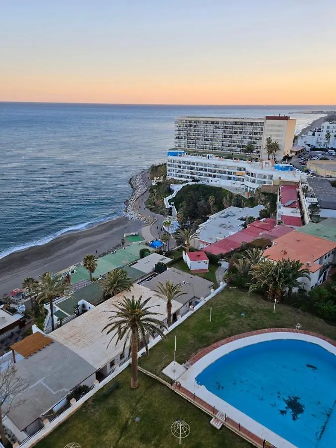 Apartment La Roca-Mediterraneo Views, 8Th Floor-New Kitchen- Pool- Parking-Air Conditioning, Ceiling Fans & Free Wifi Torremolinos